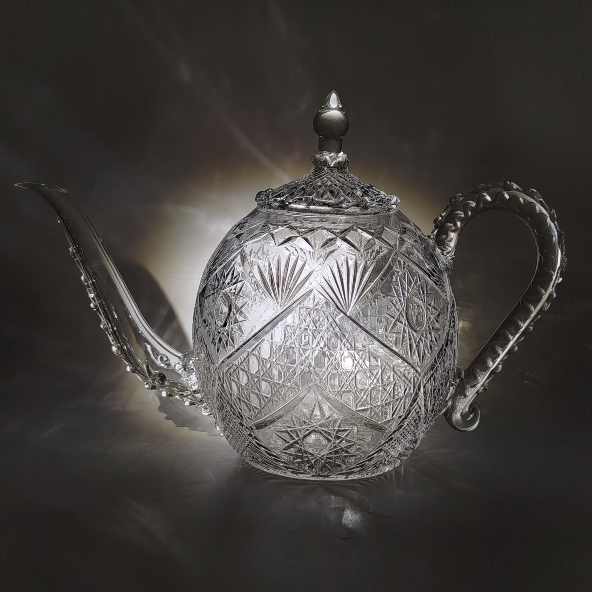 Чайник с рельефным геомерическим декором, хрусталь, пресс, Гусевской хрустальный завод (Гусь-Хрустальный), Российская Федерация, 2000-2010 гг., Гусевской хрустальный завод (Гусь-Хрустальный)