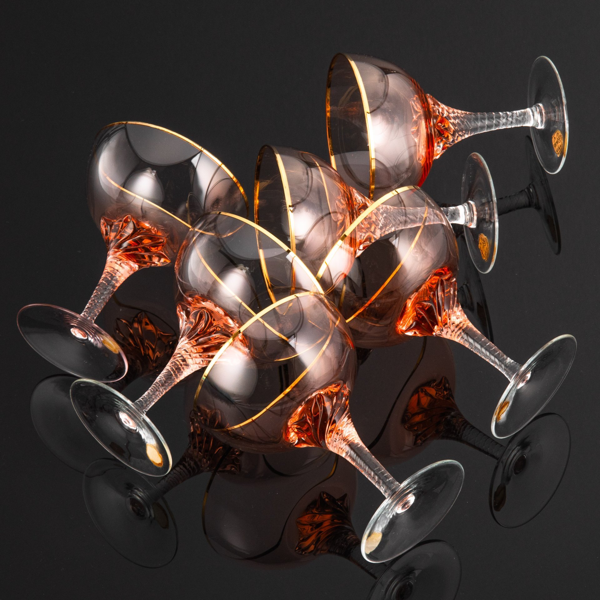 Набор бокалов для игристых вин и шампанского формы "шале" розоватого оттенка на витых ножках (6 шт.), стекло, гутная техника, Bohemia Crystal (Bohemia Glass), Чехословакия, 1970-1990 гг.