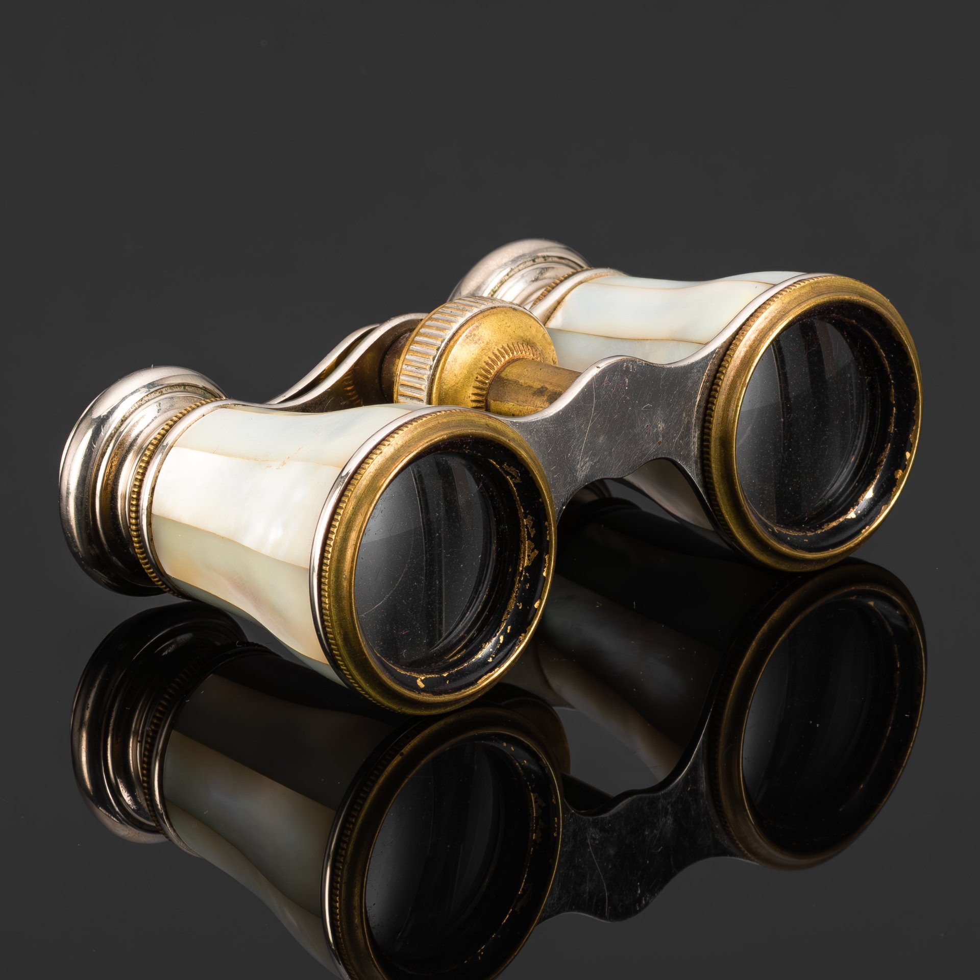 Бинокль театральный в кофре