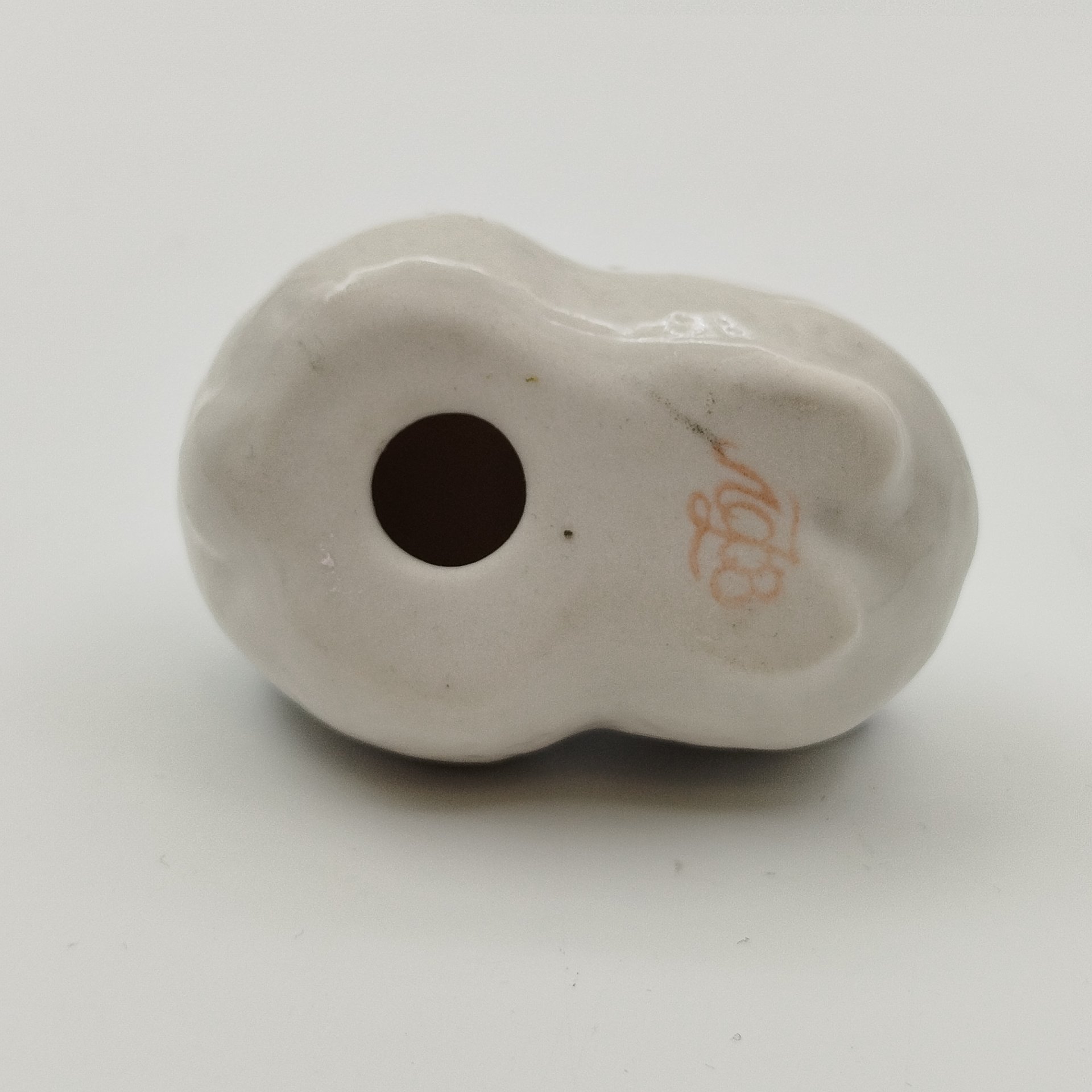 Статуэтка "Заяц", скульптор Е.И. Чарушин, фарфор, аэрография, Ленинградский фарфоровый завод (ЛФЗ), СССР, 1970-1990 гг.