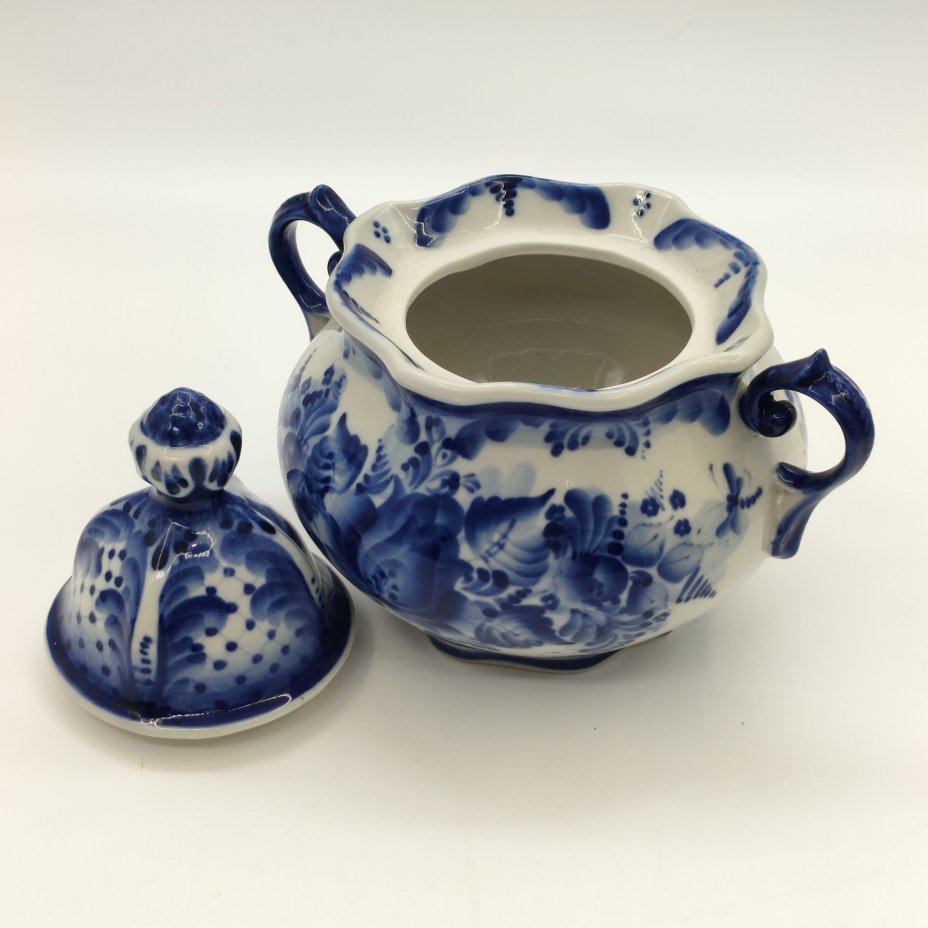 Сахарница (ёмкость для хранения) с цветочным декором, авт. М.В. Сысоев, р. М. Иванова, Гжель