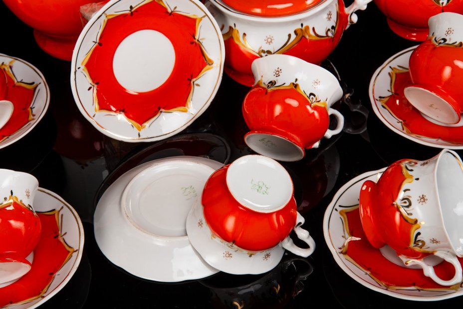 Чайно-кофейный сервиз "Красный бутон" на 6 персон (15 предметов), Барановский фарфоровый завод