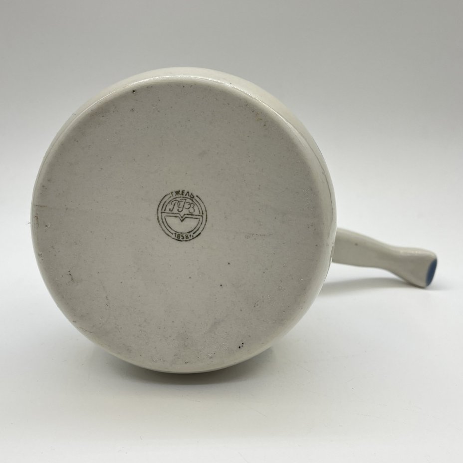 Турка с цветочным декором, фарфор, роспись, Речицкий фарфоровый завод (Гжель), СССР, 1970-1980 гг.