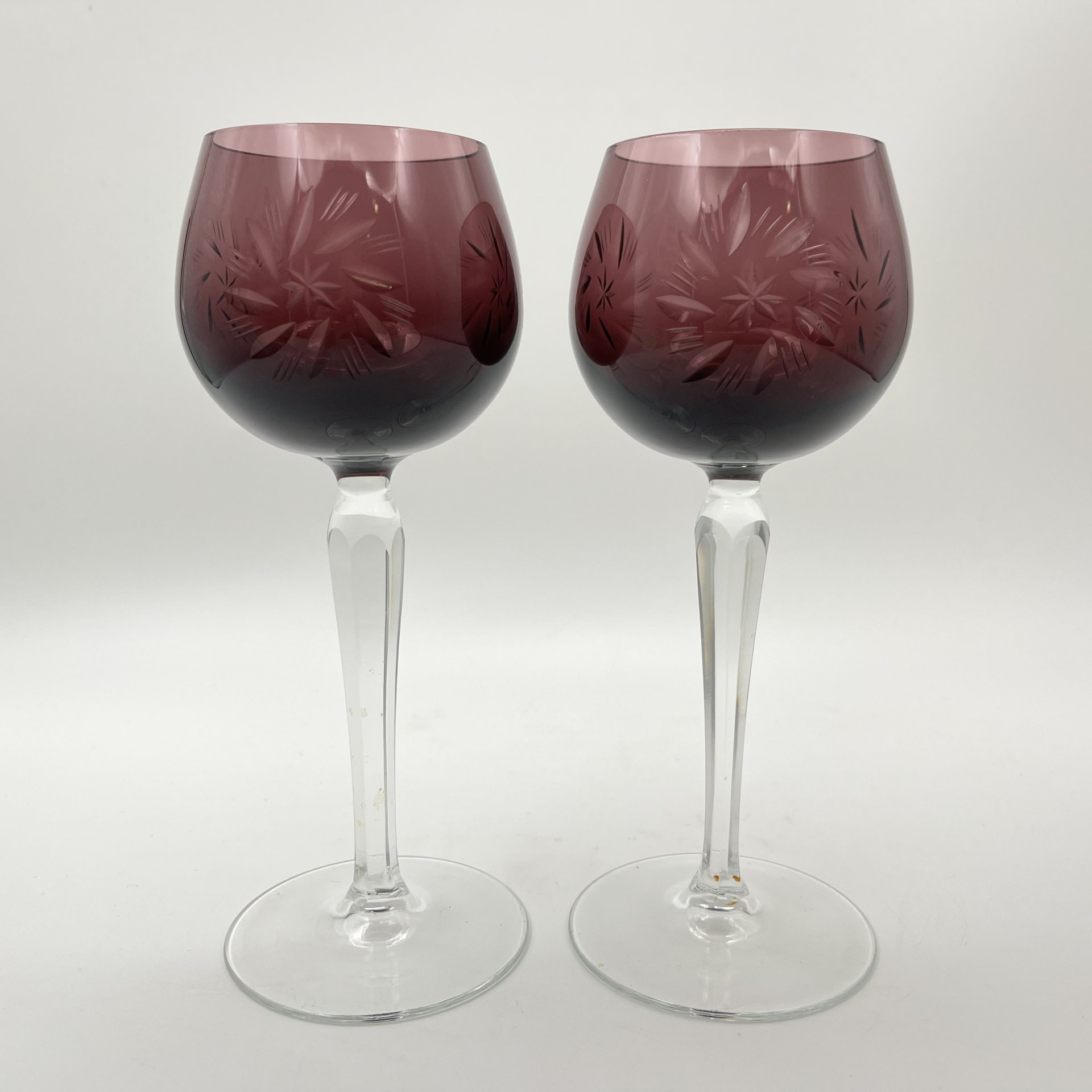Пара бокалов фиолетового цвета со звездчатым декором, хрусталь, алмазная грань, Германия, 1960-1990 гг.