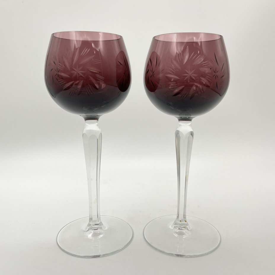 Пара бокалов фиолетового цвета со звездчатым декором, хрусталь, алмазная грань, Германия, 1960-1990 гг.