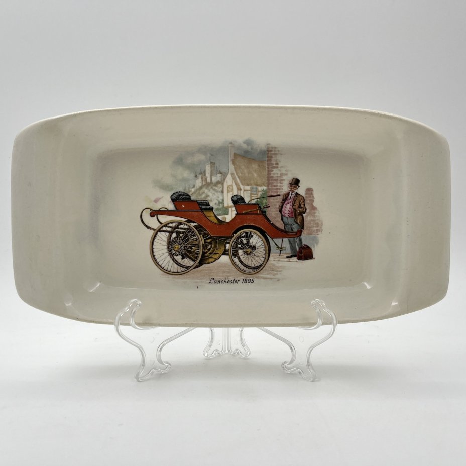 Лоток для мелочей, украшенный изображением автомобиля "Lanchester 1895", фаянс, деколь, Западная Европа, 1950-1970 гг.