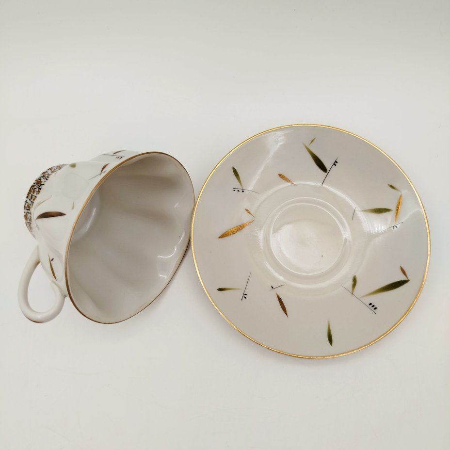 [Редкая роспись] Пара чайная с декором в виде лепестков, форма "Волна" (автор формы Э.М. Криммер), фарфор, роспись, золочение, Ленинградский фарфоровый завод (ЛФЗ), СССР, 1960-1970 гг.