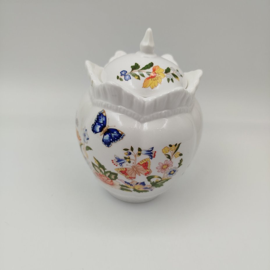 Сахарница, украшенная изображением цветов и бабочек, компания Aynsley, фарфор, деколь, сплав металлов, Великобритания, 1990-2020 гг.