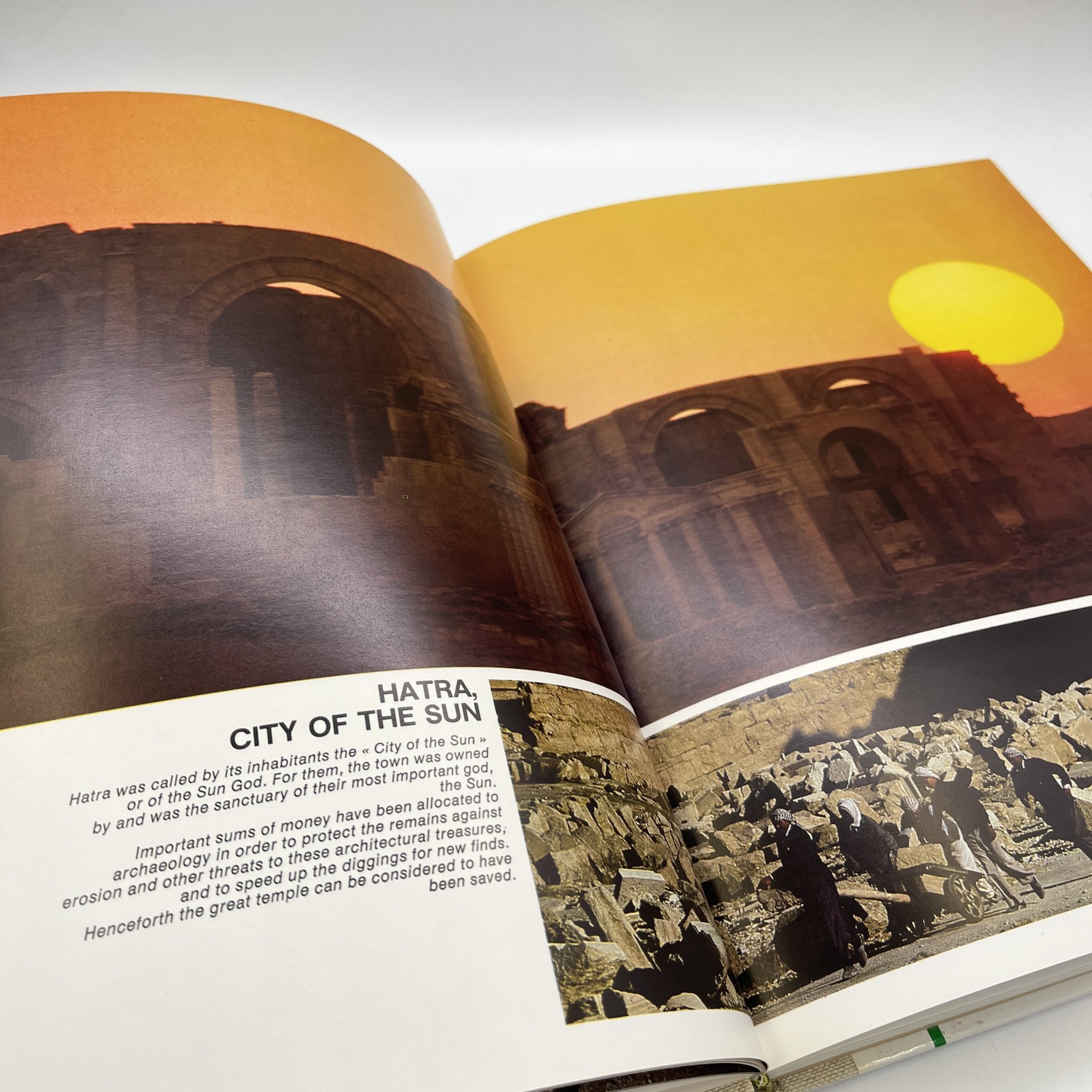 Книга "Mesopotamia Yesterday, Iraq Today" на английском