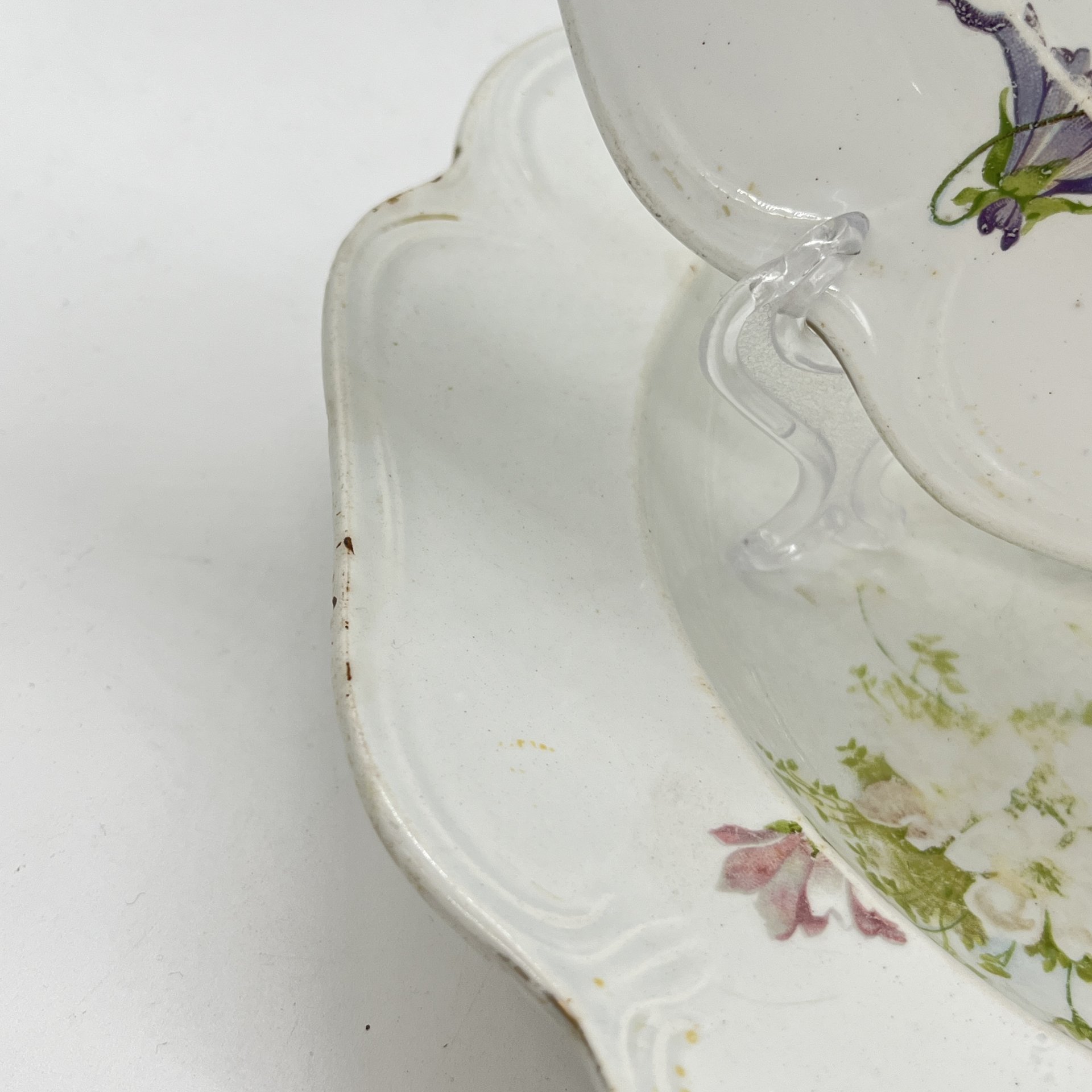 Набор из 2 обеденных тарелок с цветочным декором, фаянс, деколь, Товарищество М.С. Кузнецова, Российская империя, 1890-1910 гг.