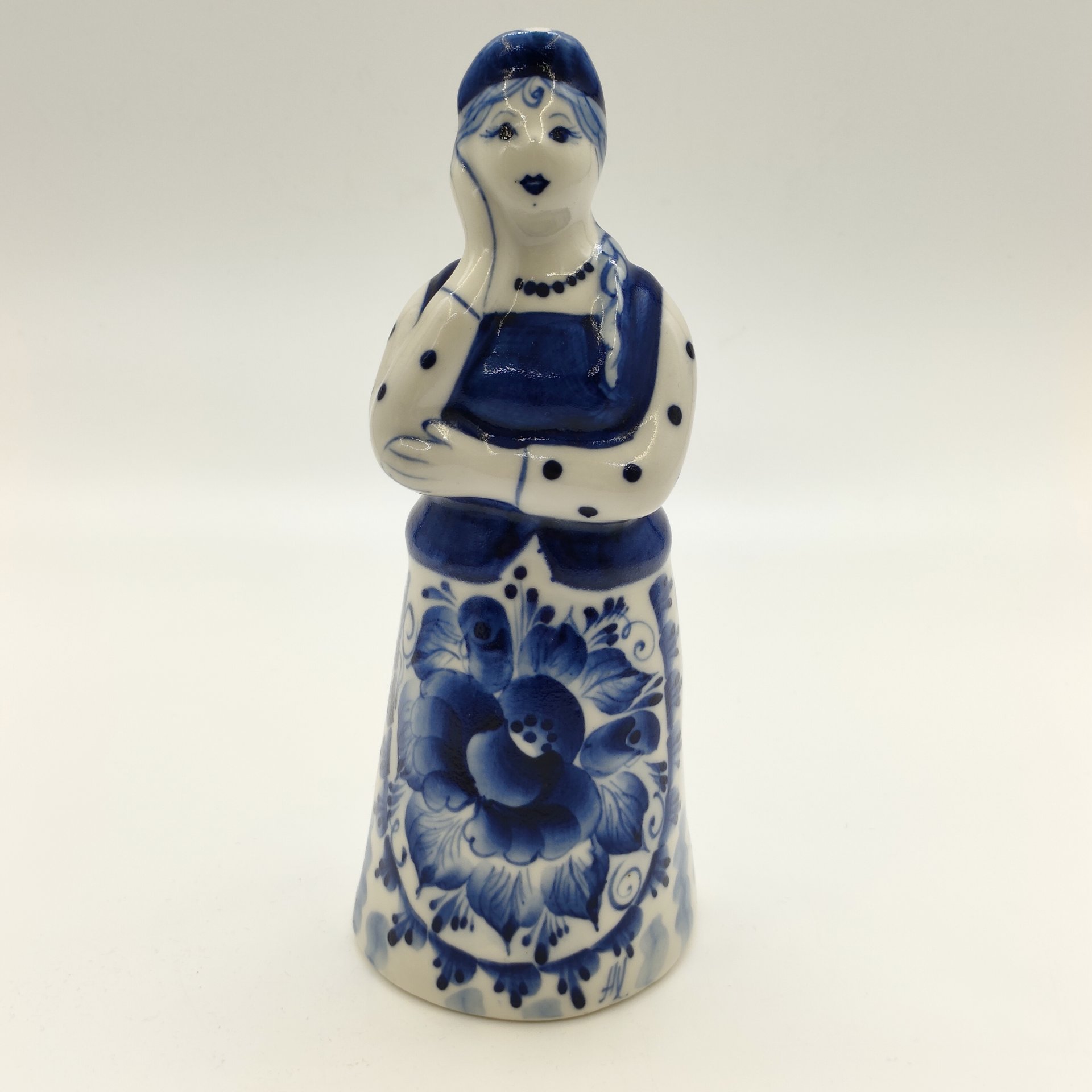 Статуэтка "Крестьянка", Гжель, фарфор, роспись, Российская Федерация, 1990-2015 гг.