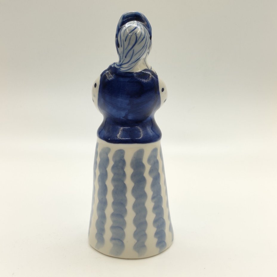 Статуэтка "Крестьянка", Гжель