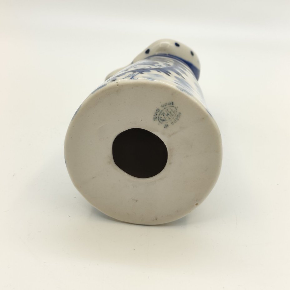 Статуэтка "Крестьянка", Гжель