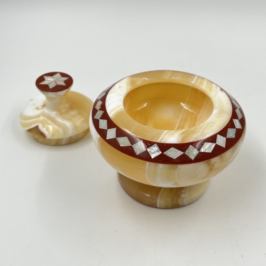 Шкатулка с геометрическим декором для хранения украшений