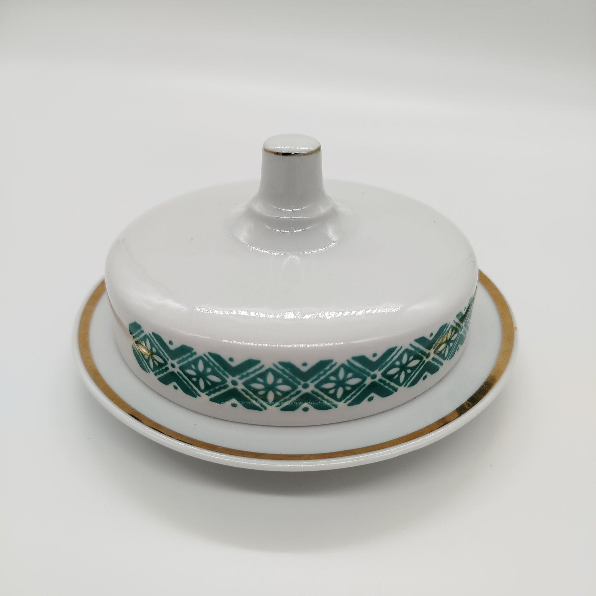 Маслёнка круглой формы с орнаментом, фарфор, деколь, золочение, Дулевский фарфоровый завод (Дулёво), СССР, 1968-1991 гг.