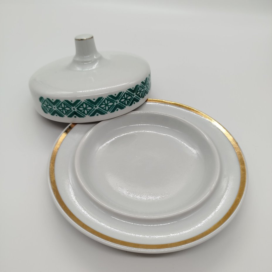 Маслёнка круглой формы с орнаментом, фарфор, деколь, золочение, Дулевский фарфоровый завод (Дулёво), СССР, 1968-1991 гг.