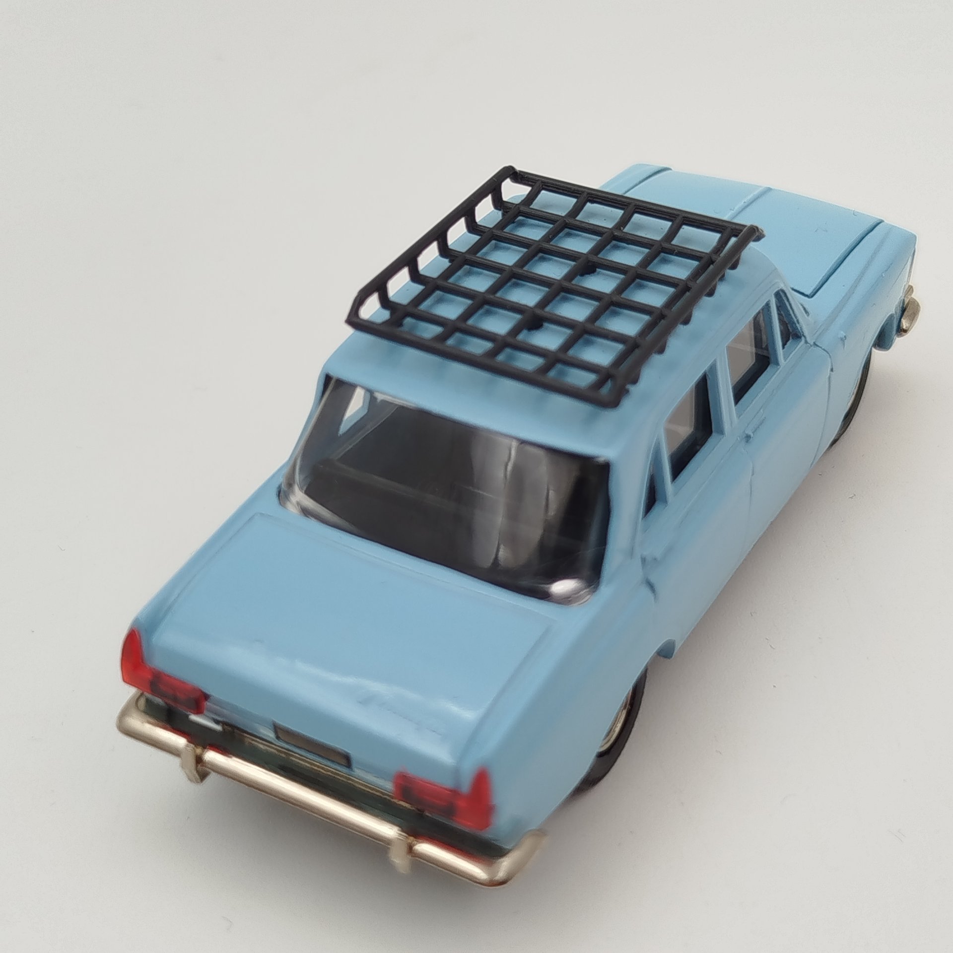 Модель автомобиля "Москвич 408"