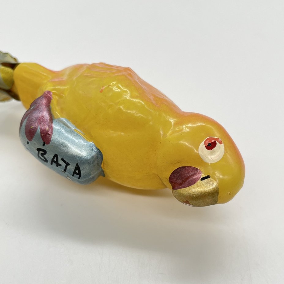 Игрушка ёлочная на прищепке "Попугай с ватой" (из набора "Доктор Айболит"), стекло, краска, металл, Завод стеклянных ёлочных украшений и оптических изделий, г. Москва, СССР, 1950-1960 гг.