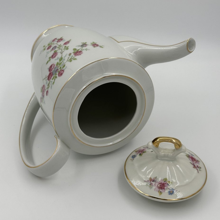 Чайник (кофейник), украшенный изображением розового куста, крышка в подборе, PMR Bavaria Jaeger & Co.