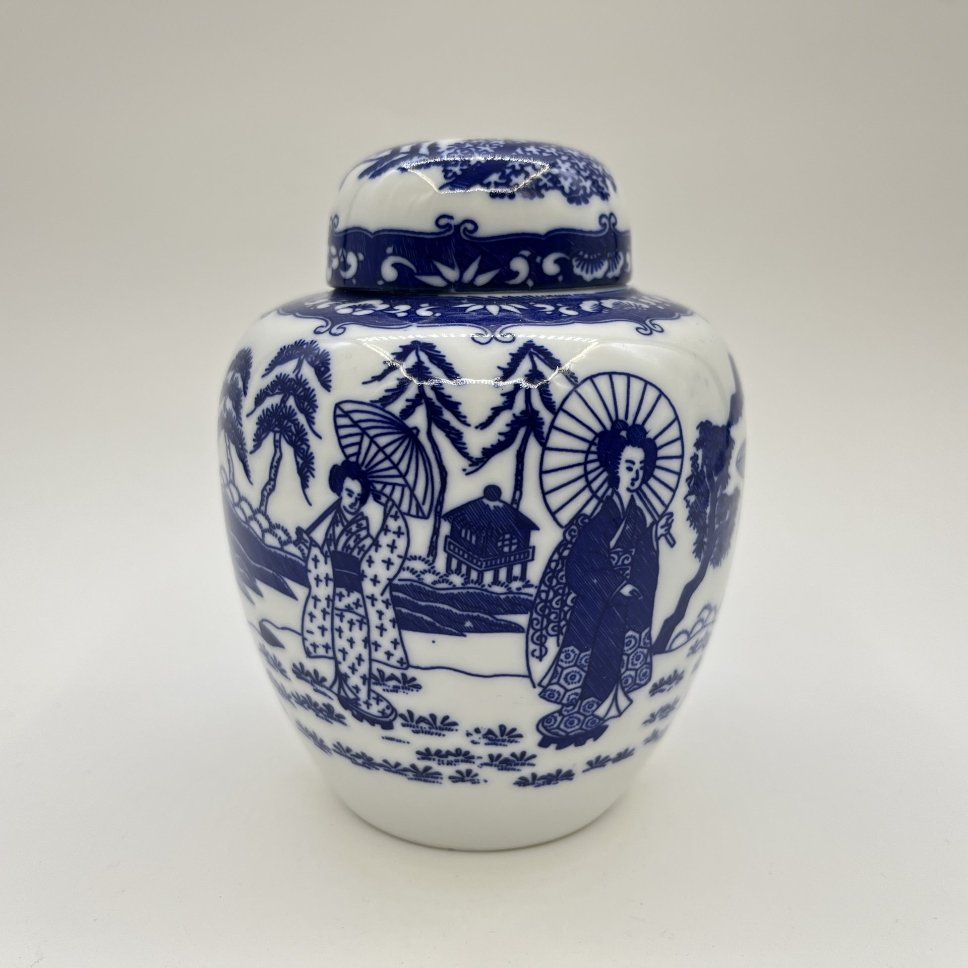Емкость для хранения чая (чайница), фарфор, деколь, Япония, 2010-2020 гг.