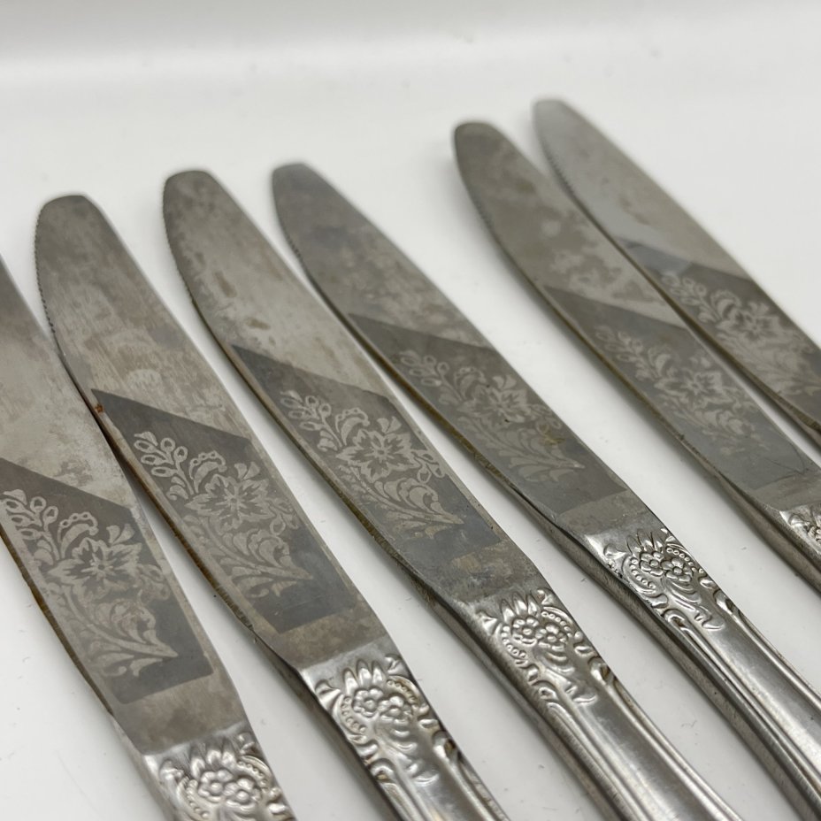 Набор из 6-ти столовых ножей, украшенных флоральным декором, нержавеющая сталь, Павловский завод художественных металлоизделий им. С.М. Кирова