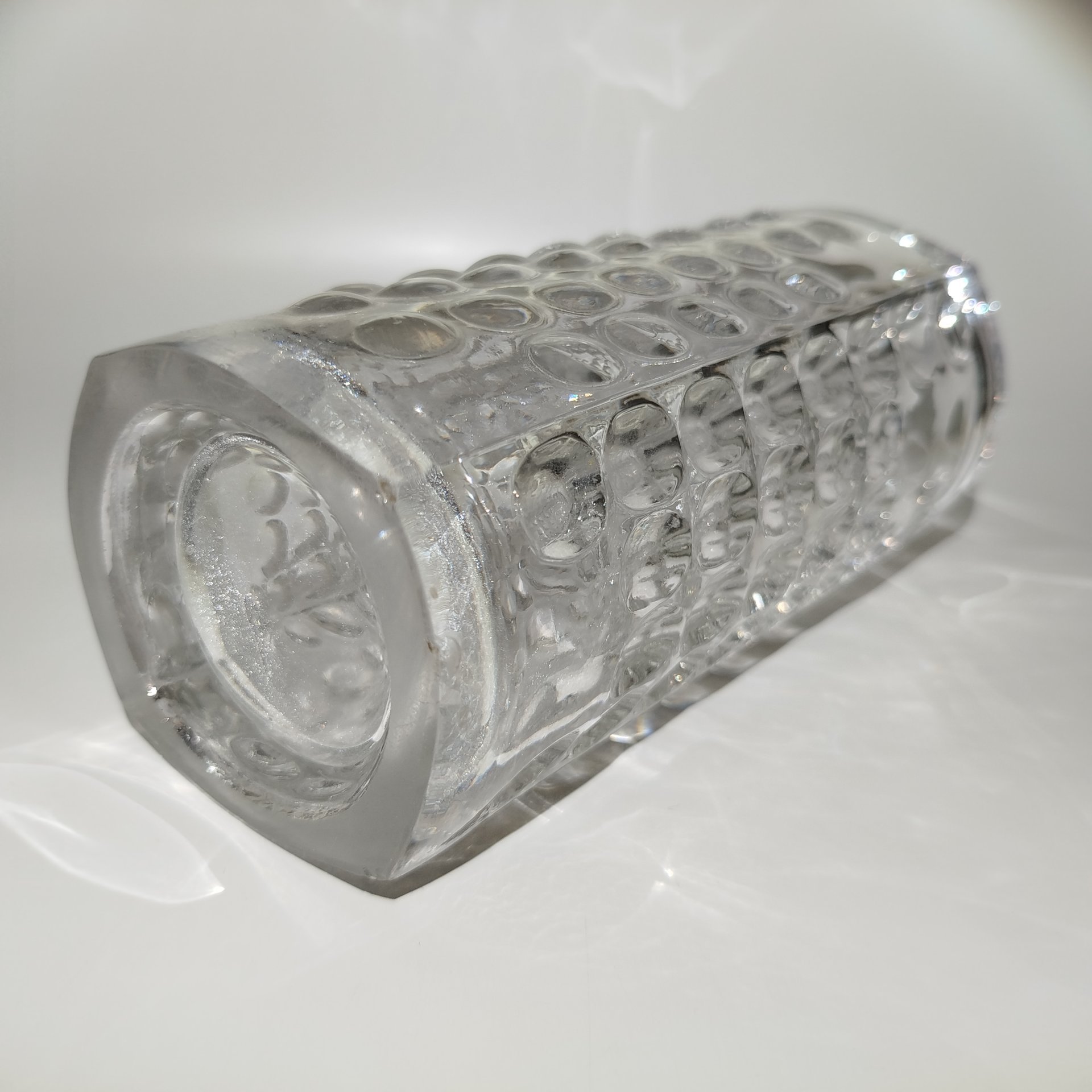 Ваза с эффектом линзы, автор Rudolf Jurnikl (Рудольф Юрникл),  завод Rudolfova Hut Dubi Glassworks, стекло, Чехословакия, 1960-1970 гг.