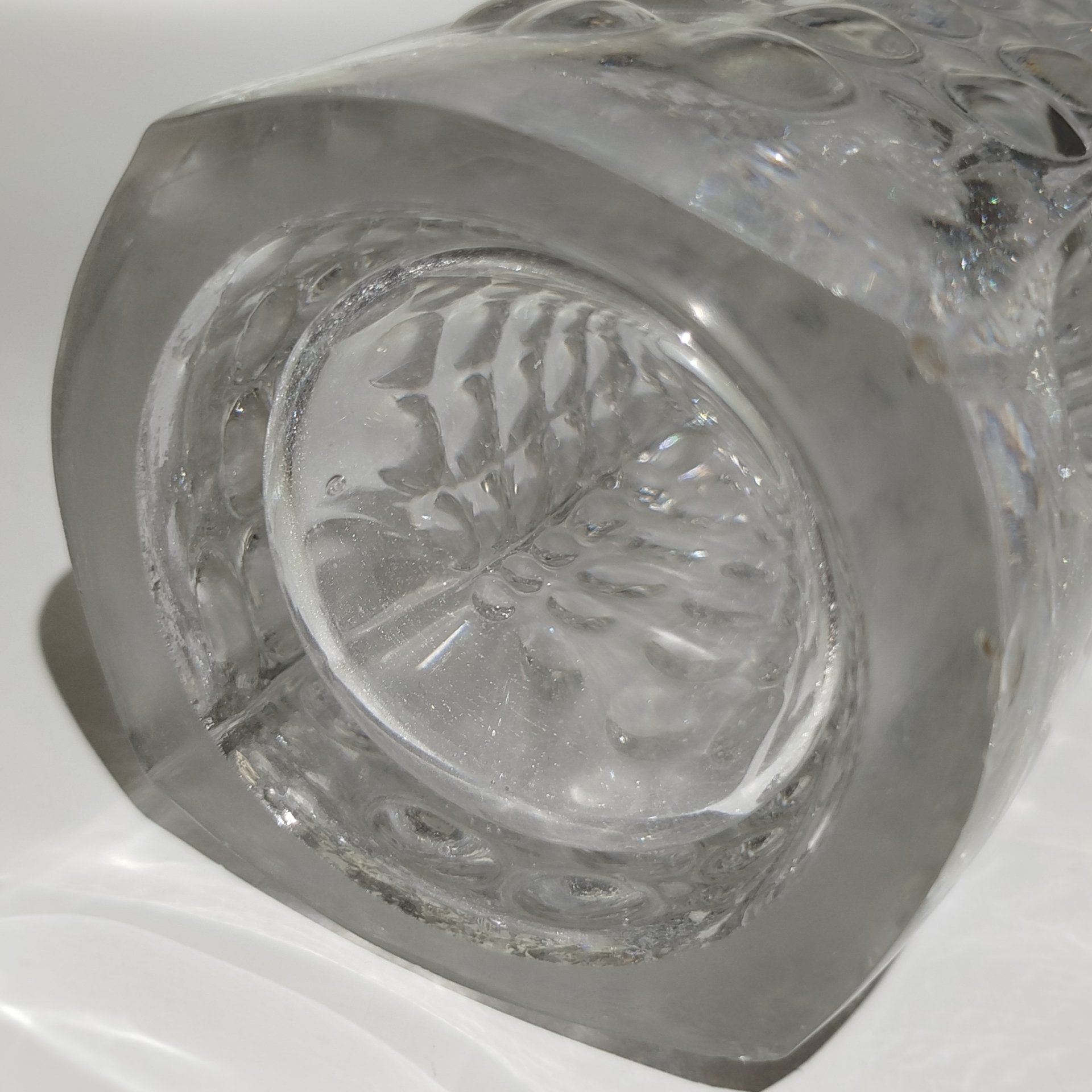 Ваза с эффектом линзы, автор Rudolf Jurnikl (Рудольф Юрникл),  завод Rudolfova Hut Dubi Glassworks, стекло, Чехословакия, 1960-1970 гг.