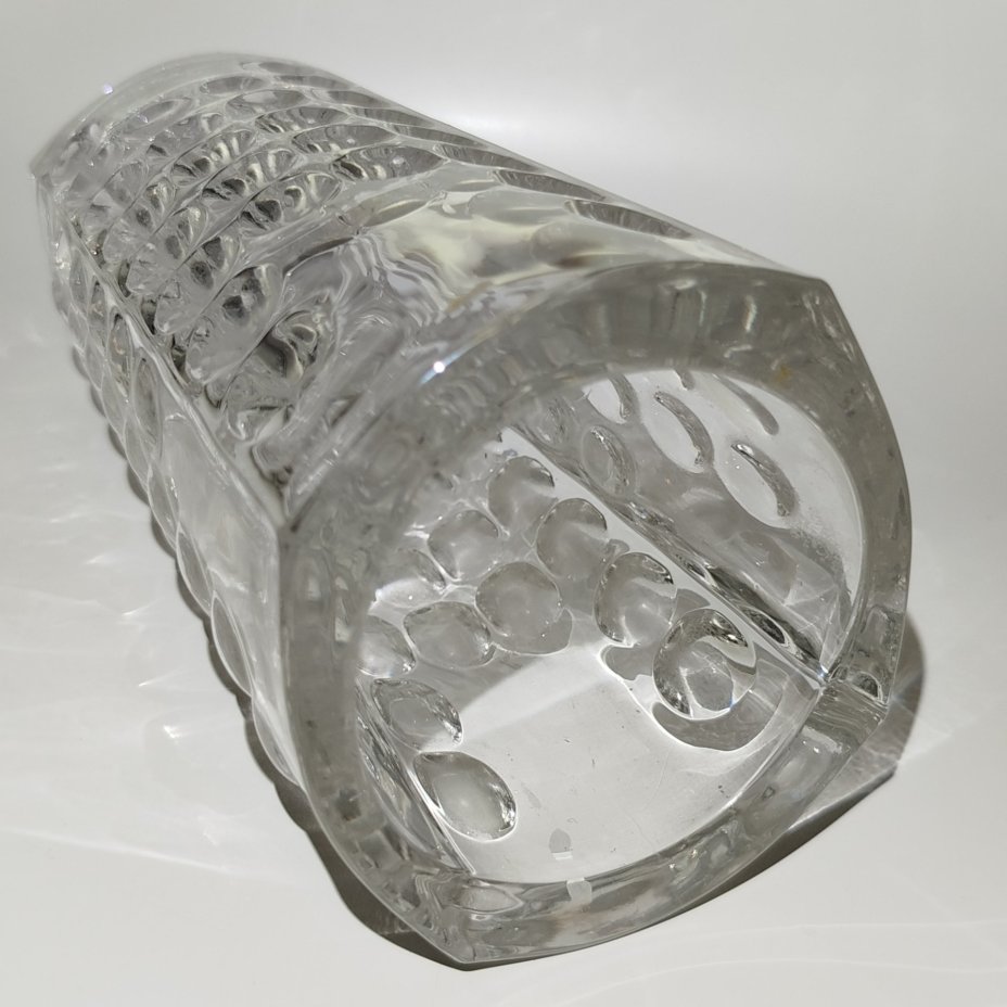 Ваза с эффектом линзы, автор Rudolf Jurnikl (Рудольф Юрникл),  завод Rudolfova Hut Dubi Glassworks