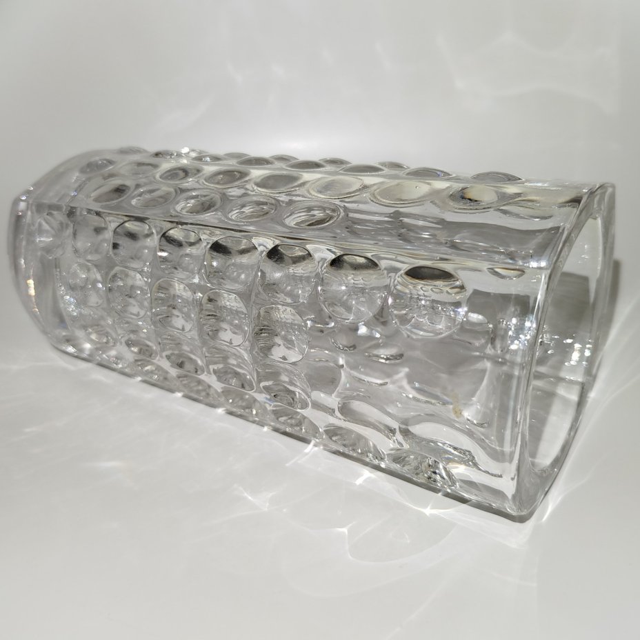 Ваза с эффектом линзы, автор Rudolf Jurnikl (Рудольф Юрникл),  завод Rudolfova Hut Dubi Glassworks