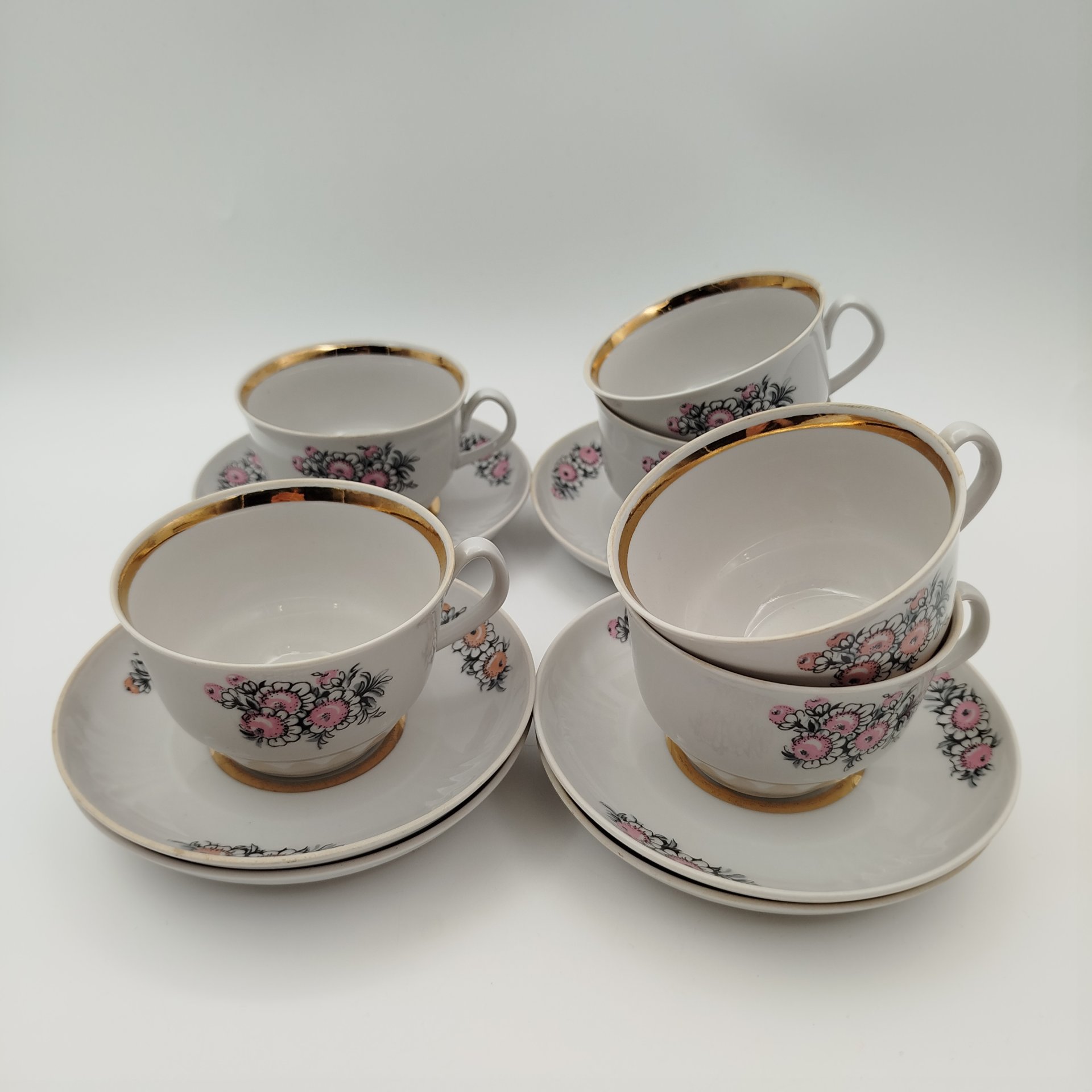 Набор из 6-ти чайных пар с цветочным декором, фарфор, деколь, золочение, Рижский фарфорово-фаянсовый завод, СССР, 1970-1980 гг.
