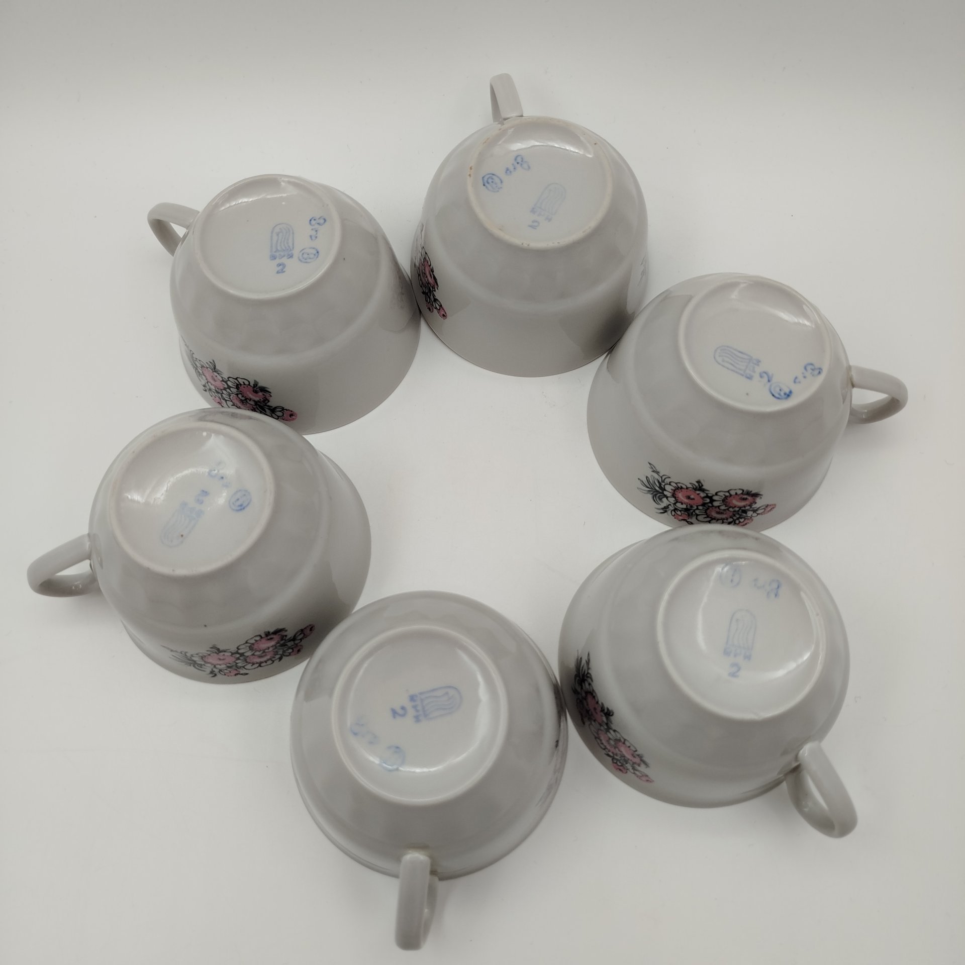 Набор из 6-ти чайных пар с цветочным декором, фарфор, деколь, золочение, Рижский фарфорово-фаянсовый завод, СССР, 1970-1980 гг.