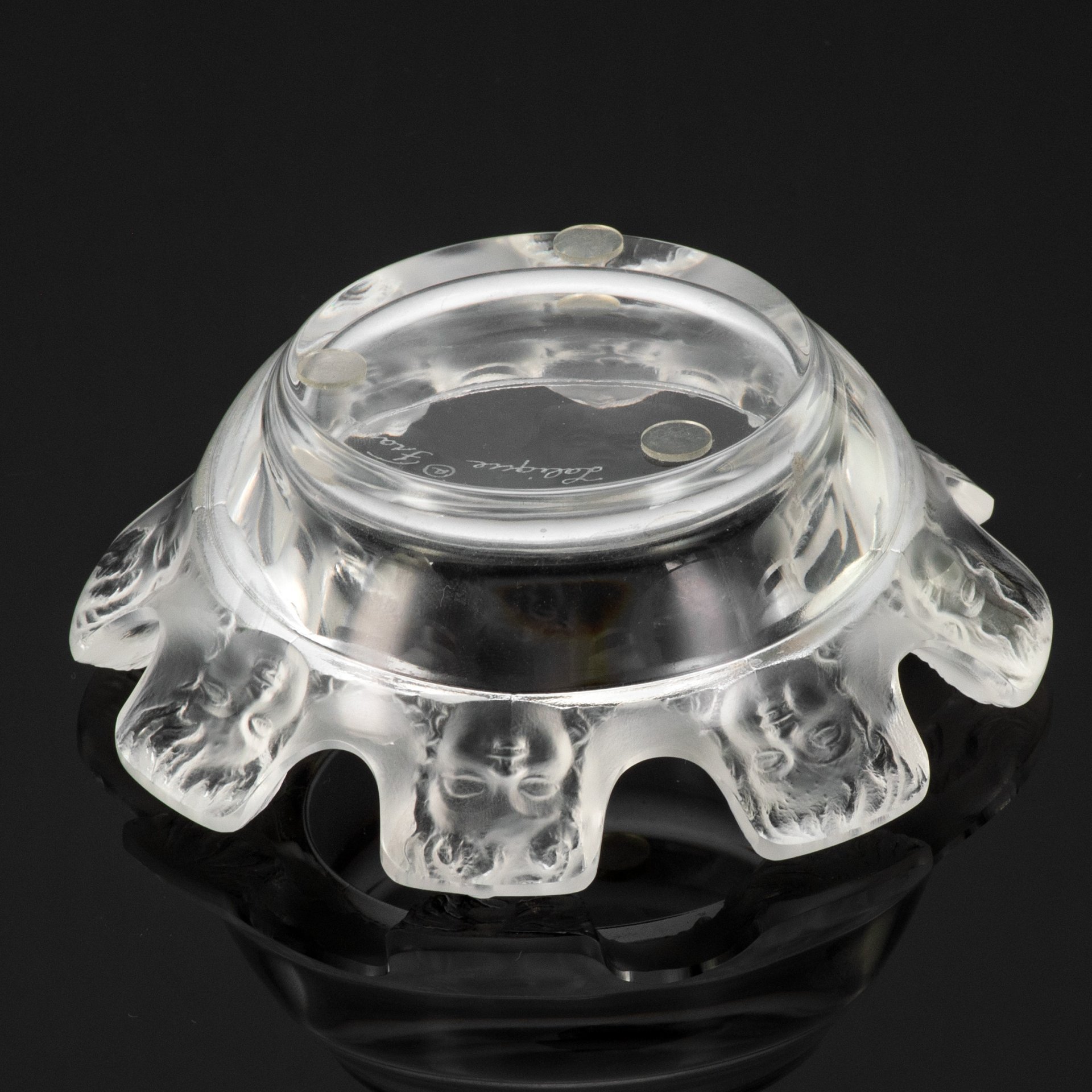 Пепельница с декором в виде женских головок, хрусталь, матирование, Lalique (Лалик), Франция, 1970-1990 гг.