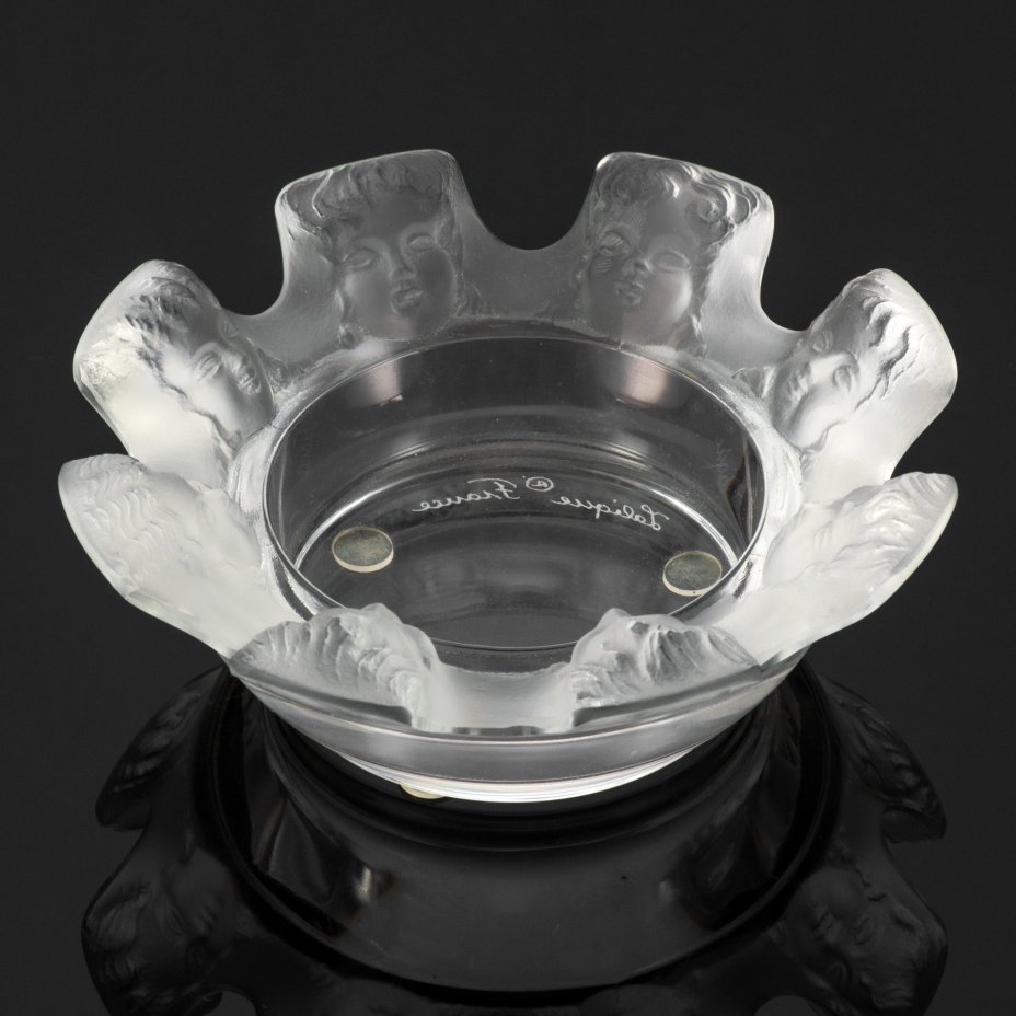 Пепельница с декором в виде женских головок, Lalique (Лалик)