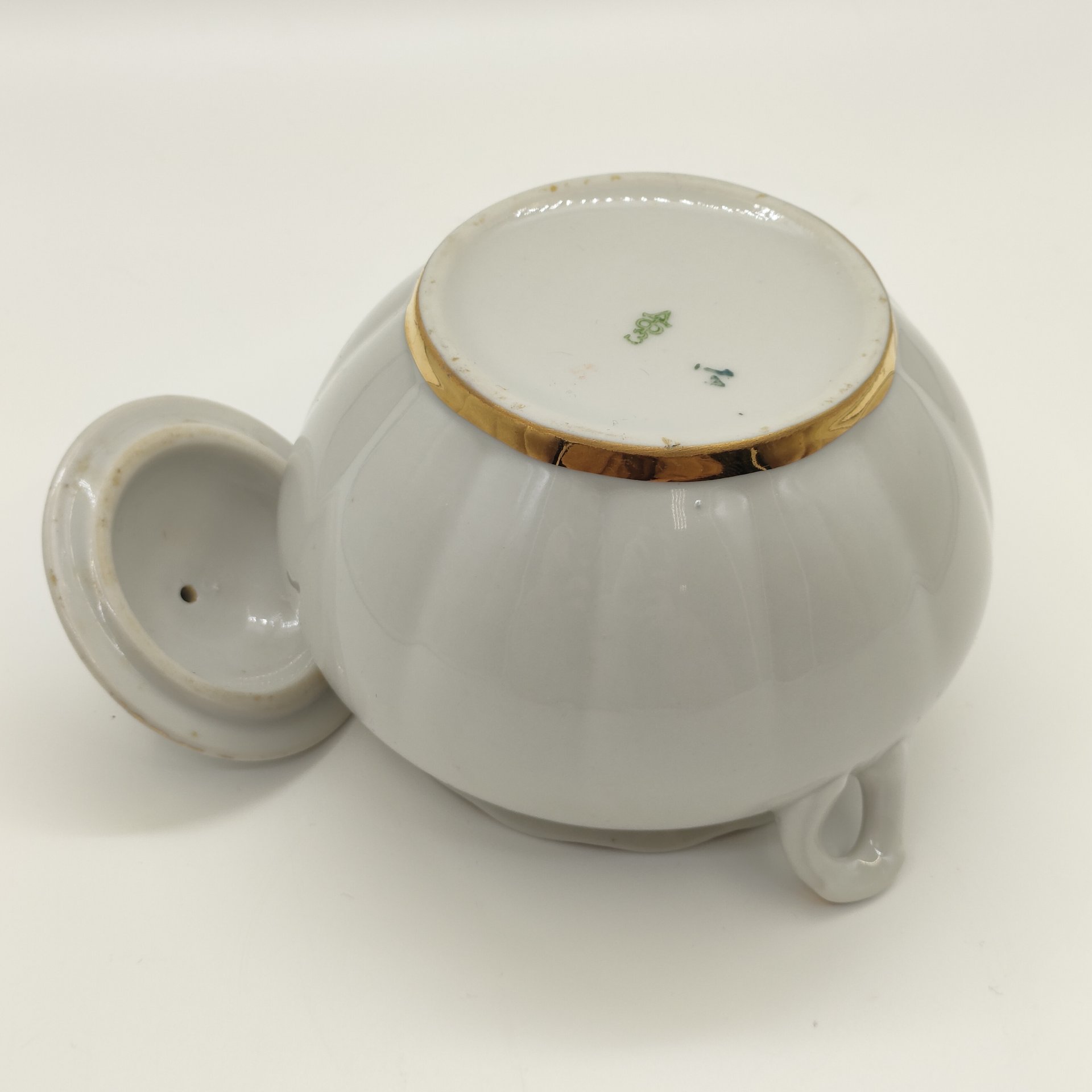 Сахарница с лаконичным декором, фарфор, золочение, Дмитровский фарфоровый завод (ДФЗ Вербилки), СССР, 1954-1965 гг.