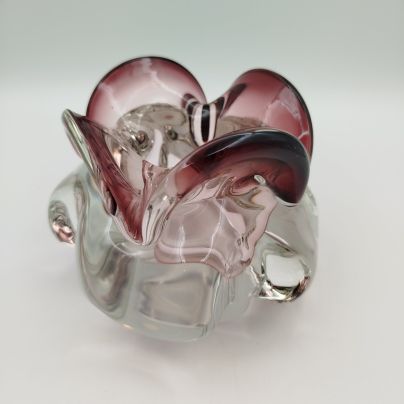 Ваза необычной формы, выполненная в гутной технике, стекло, Чехословакия, 1970-1990 гг.