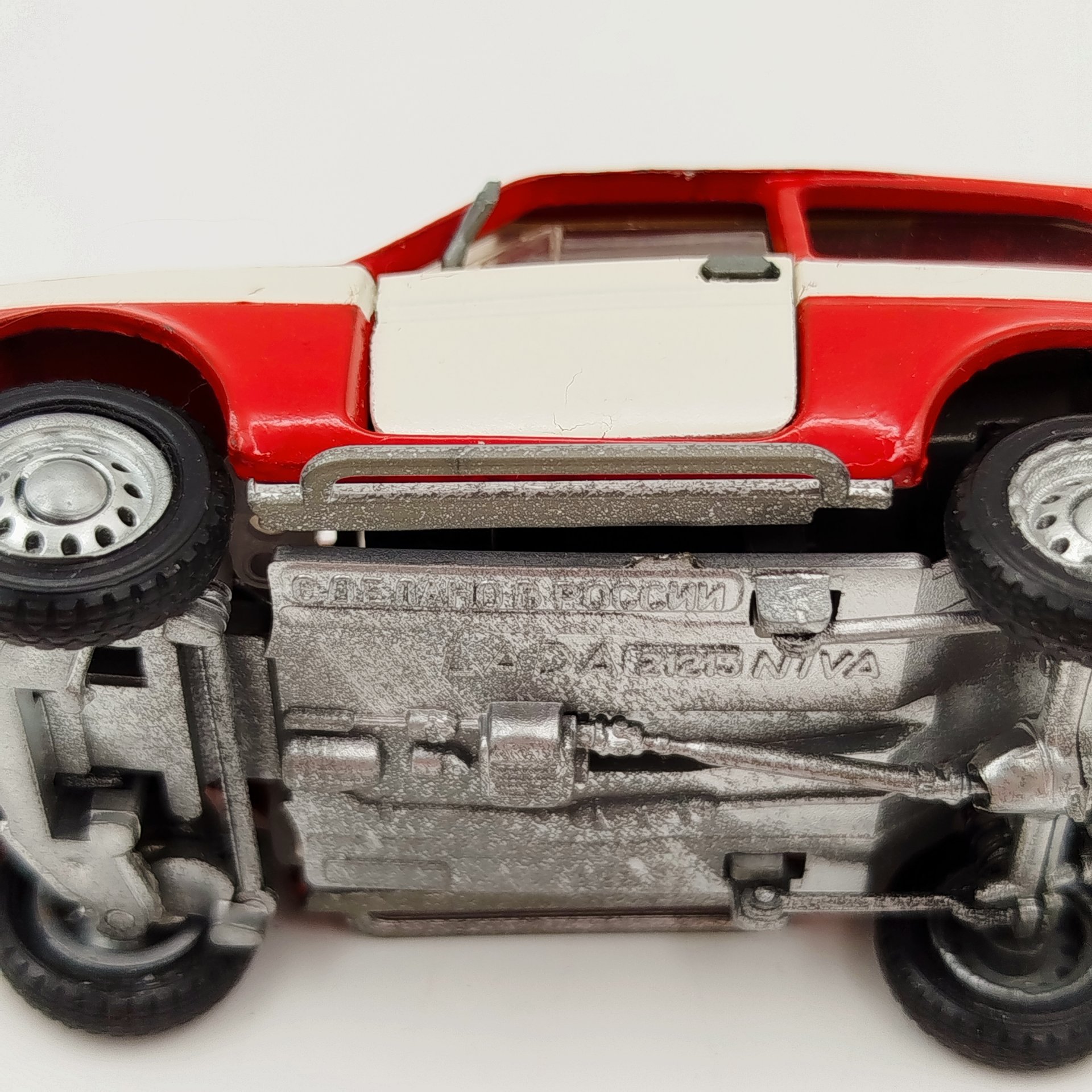 Модель автомобиля в масштабе 1:43 "LADA 21213 Niva" (авторская версия), металл, пластмасса, крашение, СССР, 1970-1990 гг.