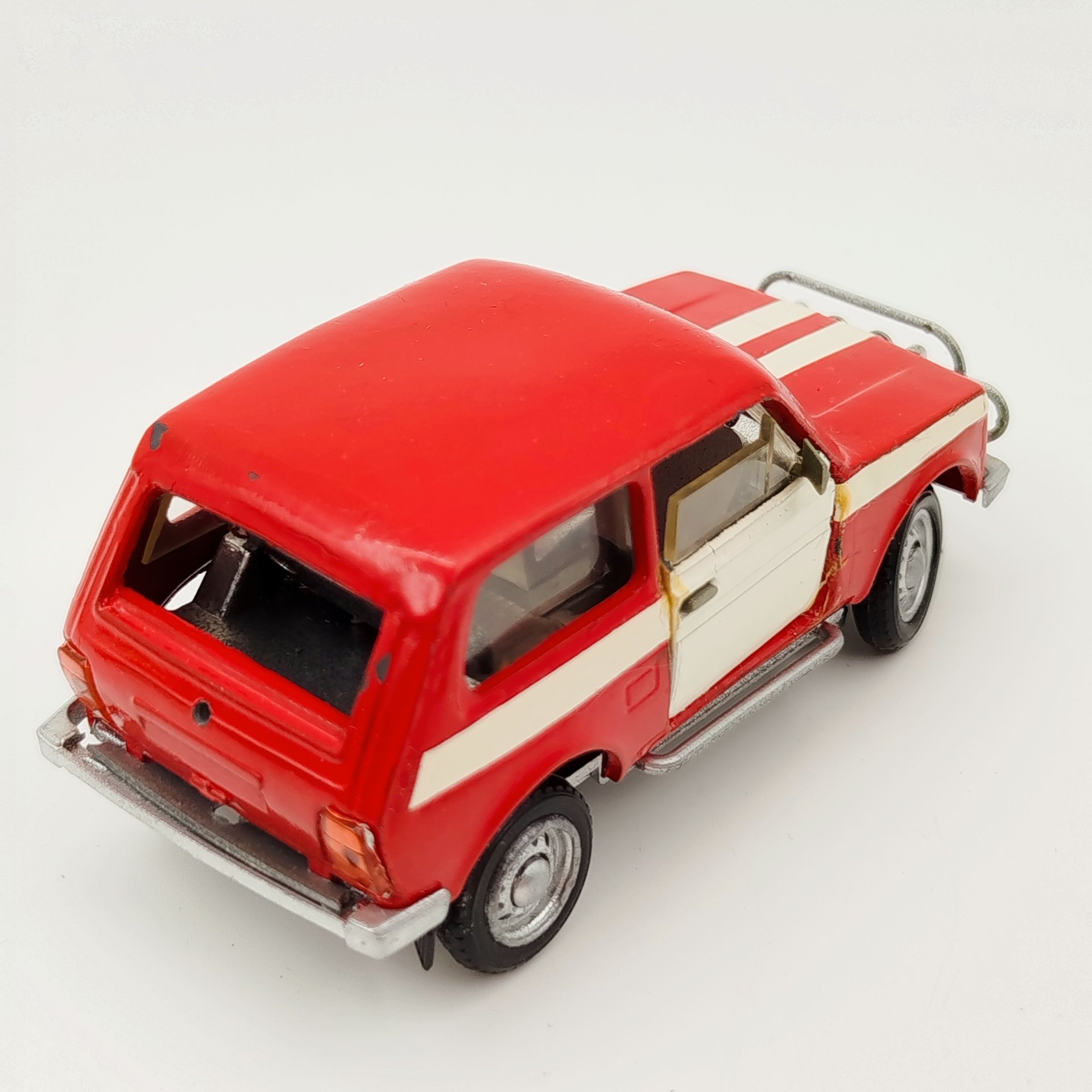 Модель автомобиля в масштабе 1:43 "LADA 21213 Niva" (авторская версия)