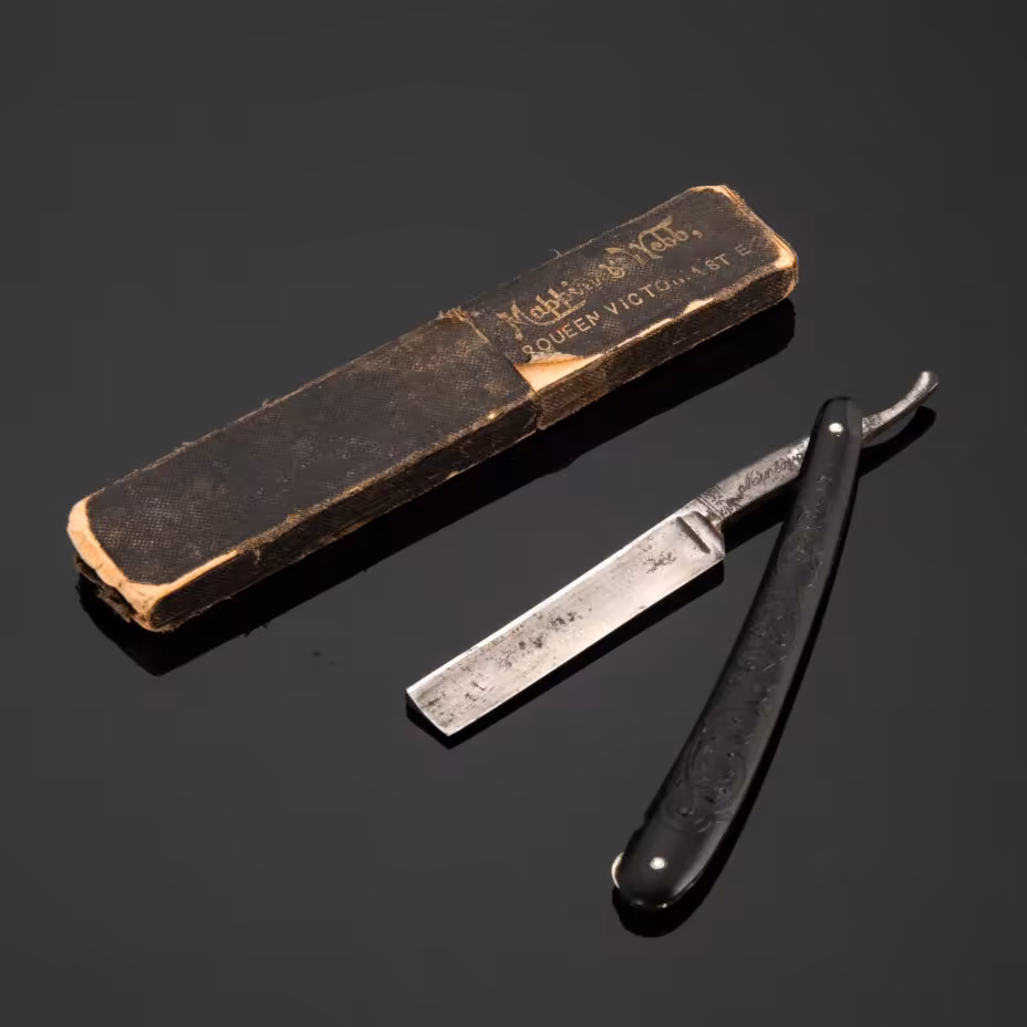 Опасная бритва "Minerva" в футляре Mappin and Webb
