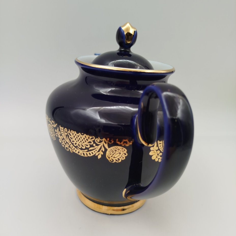 Чайник заварочный с растительным декором, фарфор, крытье, золочение, Ленинградский фарфоровый завод (ЛФЗ), СССР, 1970-1992 гг.