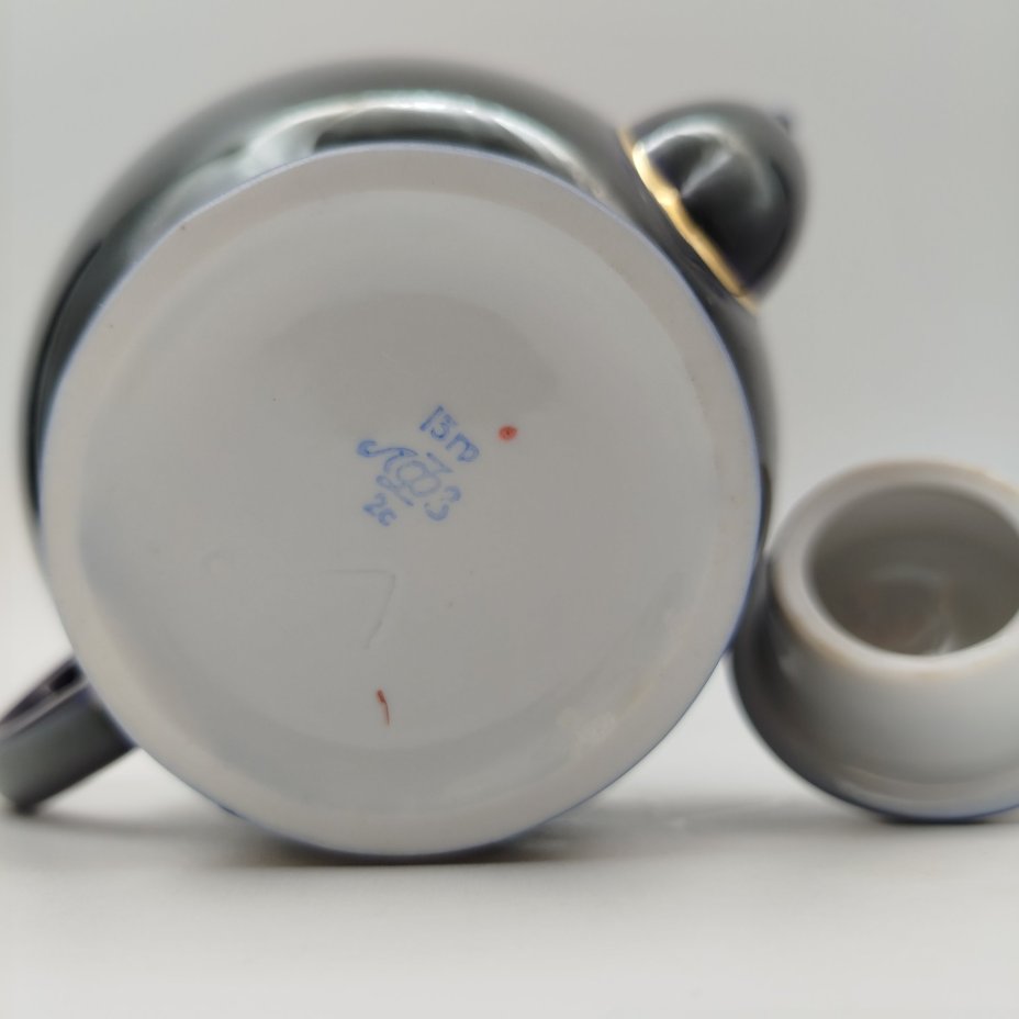 Чайник заварочный с растительным декором, фарфор, крытье, золочение, Ленинградский фарфоровый завод (ЛФЗ), СССР, 1970-1992 гг.