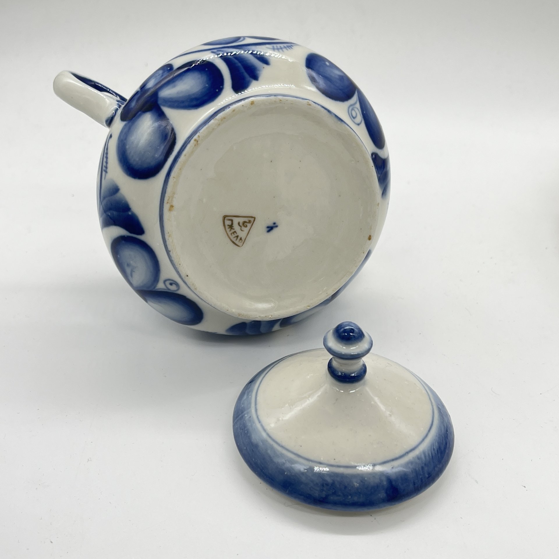 Сахарница с расписным цветочным декором, фарфор, роспись, Объединение «Гжель», СССР, 1970-1980 гг.