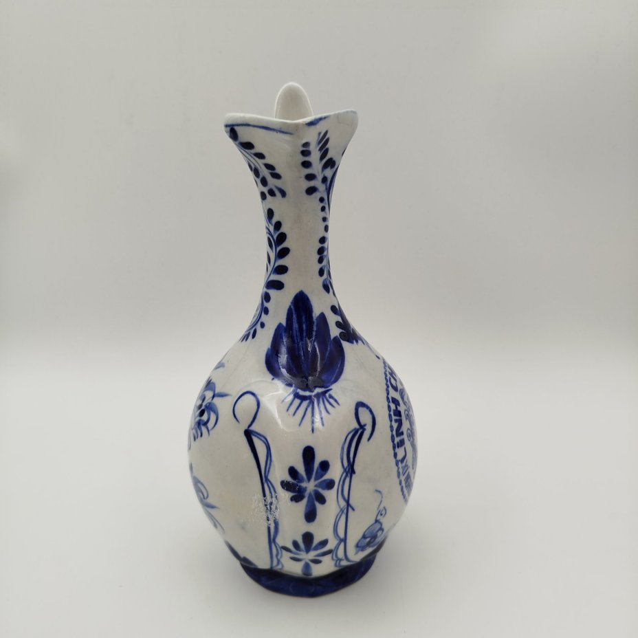Кувшин с растительным декором "Linh Chi Dai Bo", фаянс, роспись, Вьетнам, 1980-1990 гг.