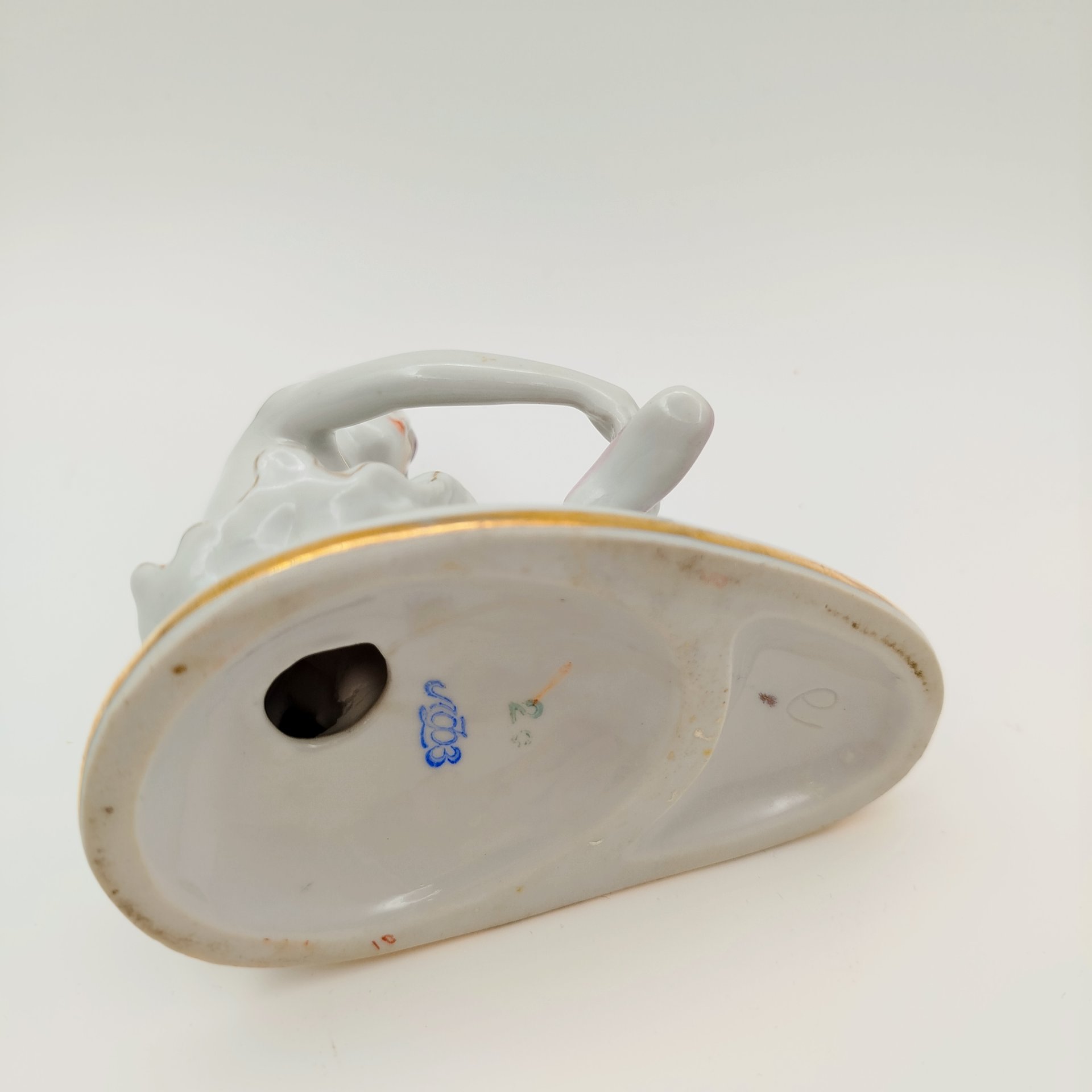 Статуэтка "Маленькая балерина" ("Машенька"), автор С.Б. Велихова, фарфор, роспись, золочение, Ленинградский фарфоровый завод (ЛФЗ), СССР, 1970-1986 гг.