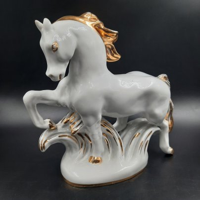 Статуэтка "Конь-огонь", автор формы И.С. Ефимов, фарфор, золочение, Ленинградский фарфоровый завод (ЛФЗ), СССР, 1960-1970 гг.