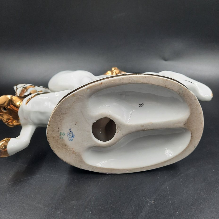 Статуэтка "Конь-огонь", автор формы И.С. Ефимов, фарфор, золочение, Ленинградский фарфоровый завод (ЛФЗ), СССР, 1960-1970 гг.