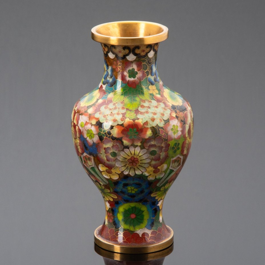 Ваза с цветочным орнаментом на тулове ("миллефиори")