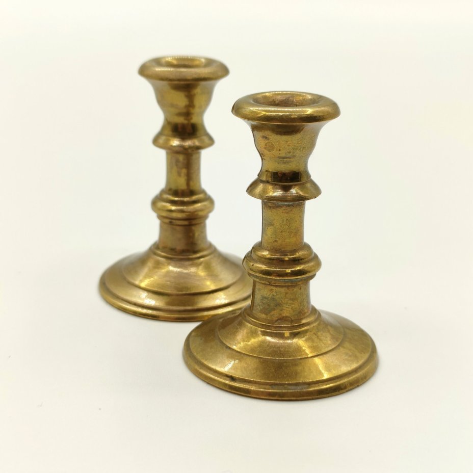 Парные подсвечники лаконичной формы на одну свечу, латунь, Азия, 1970-1990 гг.
