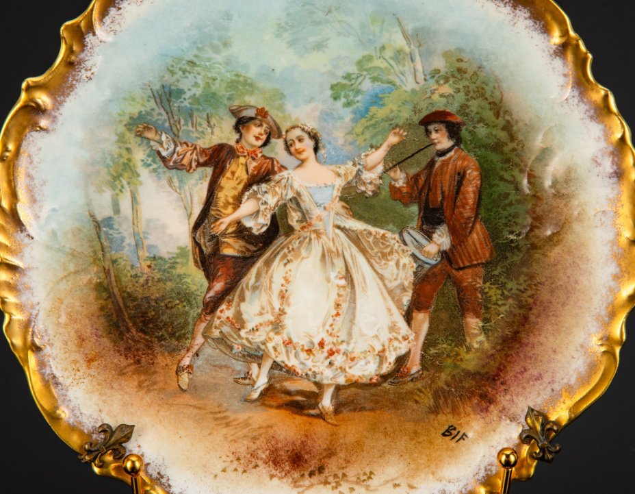 Тарелка декоративная (настенная) "Галантная сцена" ("Танец"), фарфор, деколь с прорисовкой, золочение, Limoges, Франция, 1880-1920 гг.