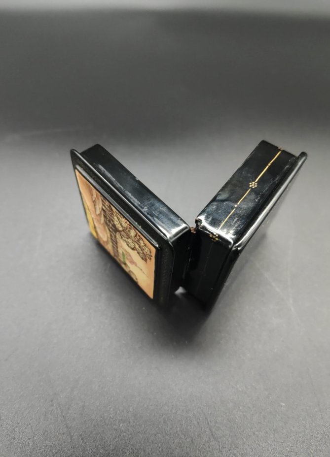 Шкатулка миниатюрная "Суздаль", художник Сусорова, папье-маше, лак, роспись, Федоскинская фабрика миниатюрной живописи (Федоскино), Россия, 1980-2000 гг., Федоскинская фабрика миниатюрной живописи (Федоскино)