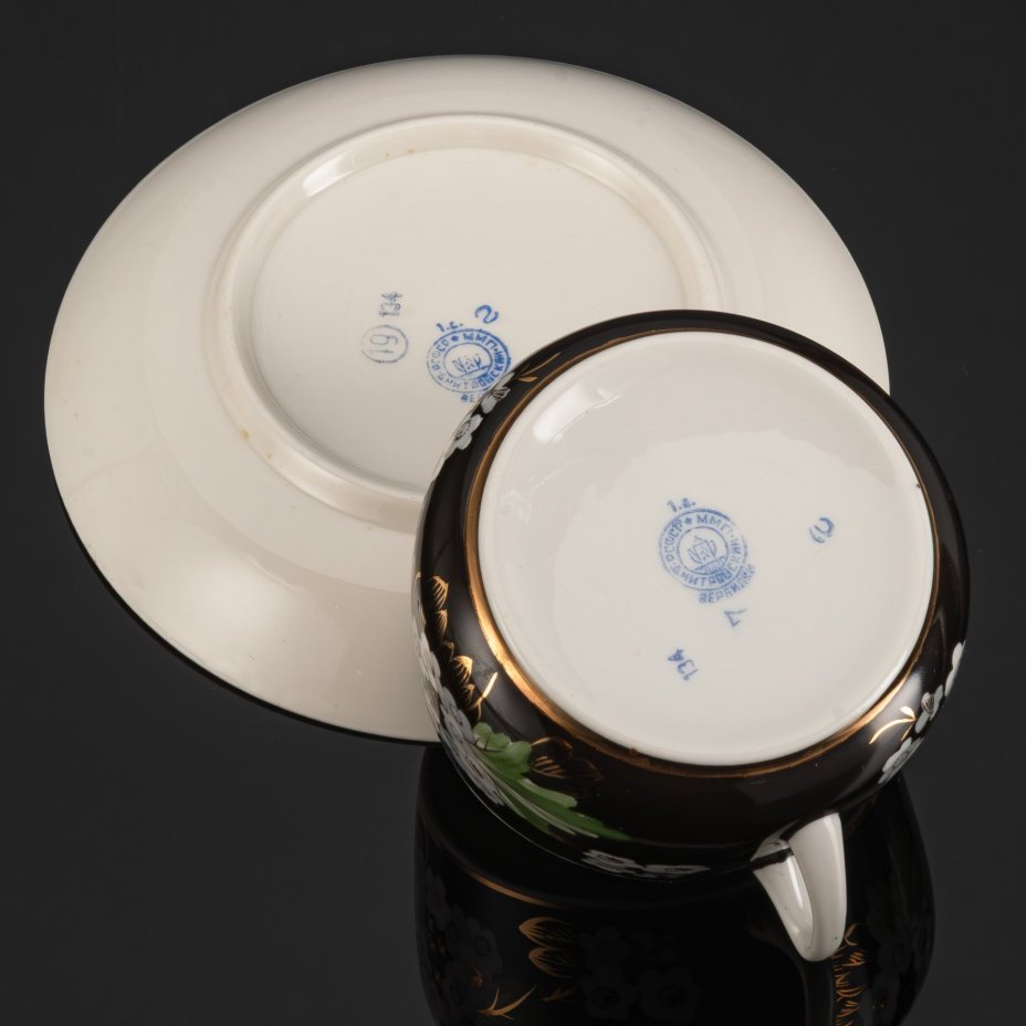 Пара чайная "Калина", фарфор, роспись, крытье, золочение, Дмитровский фарфоровый завод (ДФЗ Вербилки), СССР, 1935-1946 гг.